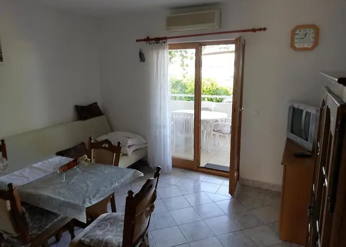 White House * Turanj