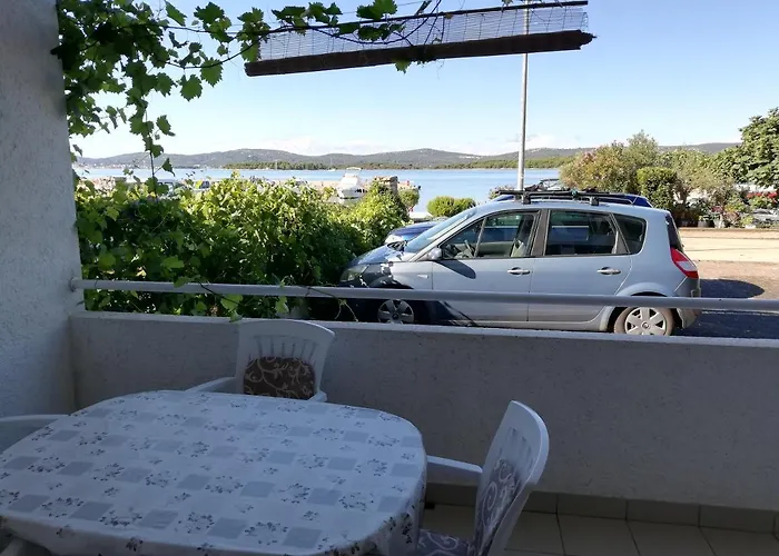 Apartman White House